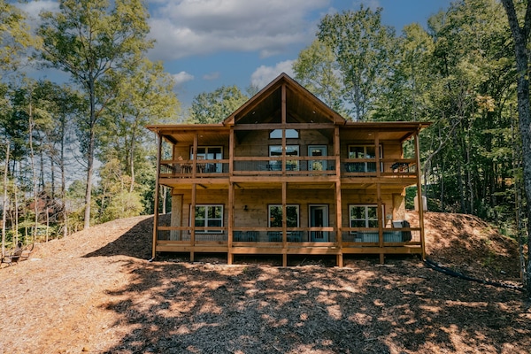 Welcome to Flamingo Mountain Lodge!