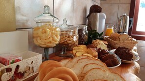 Breakfast buffet - Pousada Cardoso (Cambara do Sul)