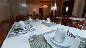 Free daily buffet breakfast  - Pousada Cardoso (Cambara do Sul)