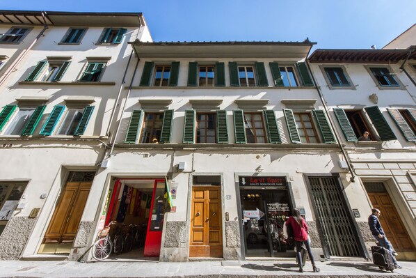 Exterior - San Lorenzo Terrace Duomo View, near the SMN station, Tram, Market. AC provided (Firenze)