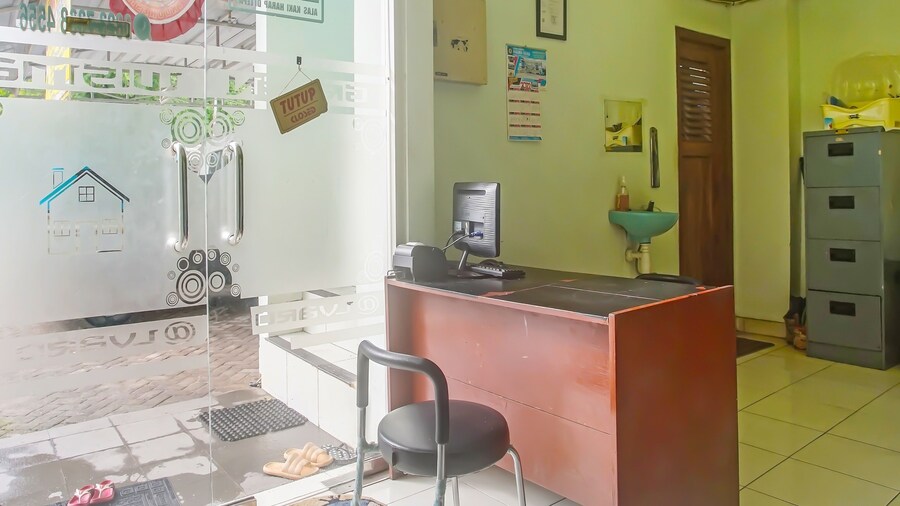 OYO 1804 Guest House Oema'h Opa