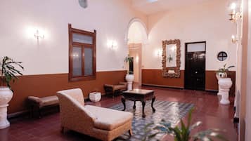 32-Zoll-Smart-TV mit Kabelempfang, Fernseher