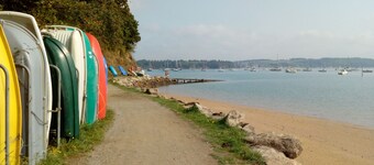 3-star gîte "la Belle Fumée" in quiet location with large garden, near Rance and sea