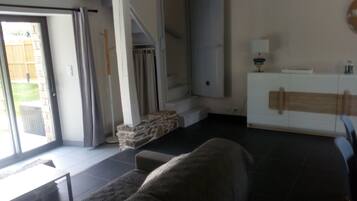 2 chambres, fer et planche à repasser, draps fournis