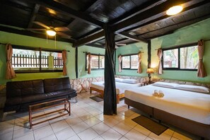 Individually decorated, individually furnished, laptop workspace - Hotel Palmas (Tula de Allende)