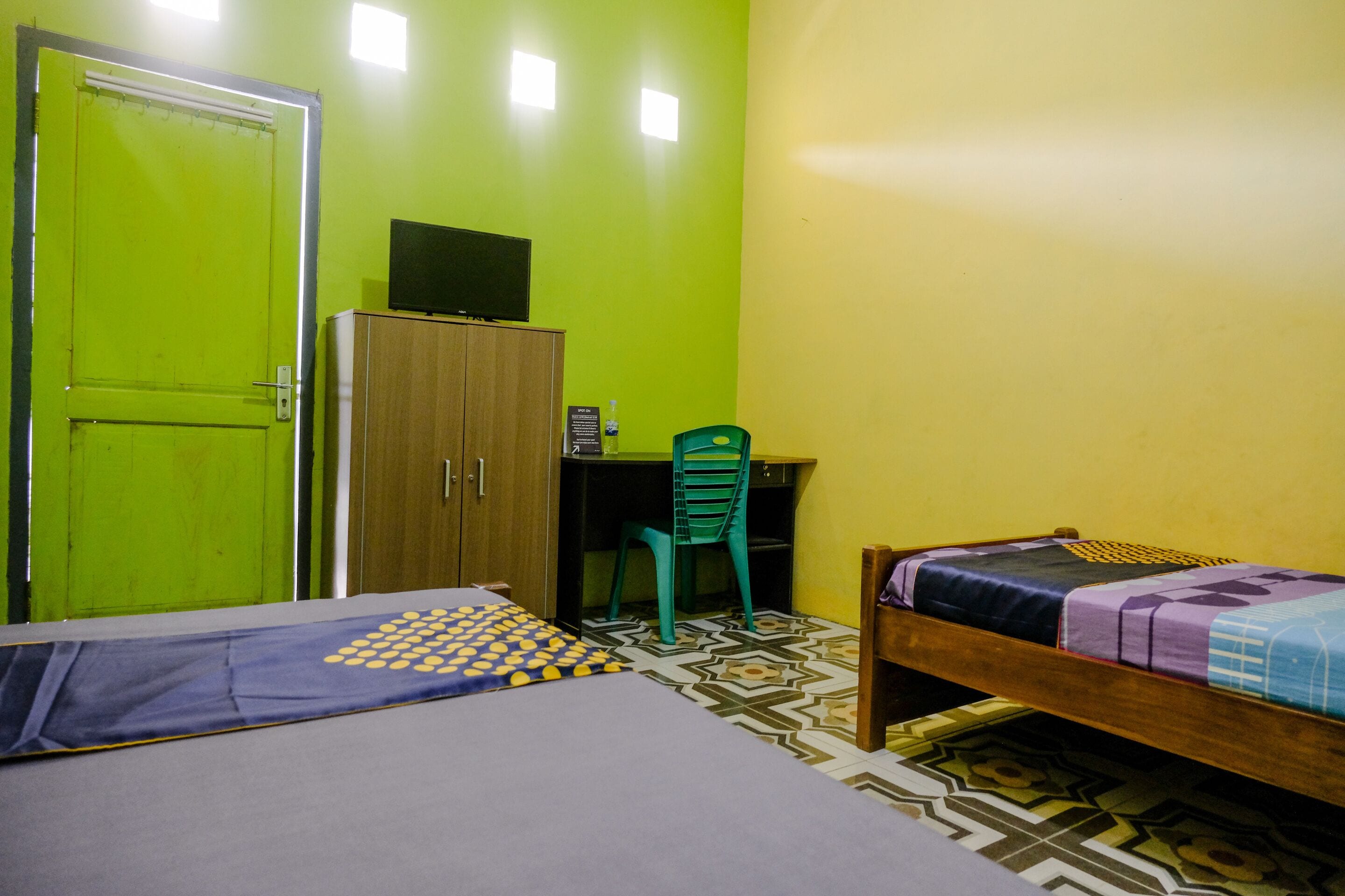 Double Room | Desk, free WiFi, bed sheets