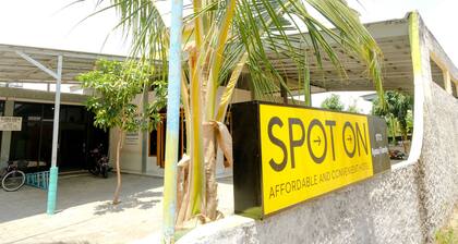 Hotel O Ilyasa Family