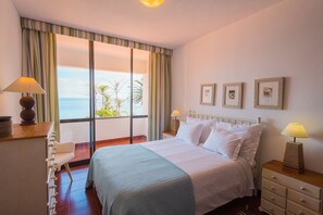 6 bedrooms, iron/ironing board, free WiFi, bed sheets