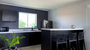 Familienapartment, 2 Schlafzimmer, Eckzimmer | Eigene Küche | Kühlschrank, Mikrowelle, Kochgeschirr/Geschirr/Besteck