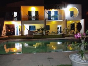 Front of property – evening/night - Pousada Tartaruga Cumbuco (Caucaia)