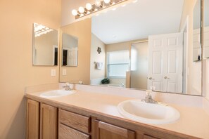 House, 5 Bedrooms, Private Pool (4 Bathrooms) | Bathroom