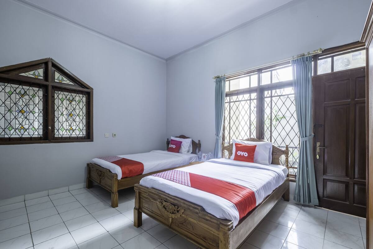 Free WiFi, bed sheets