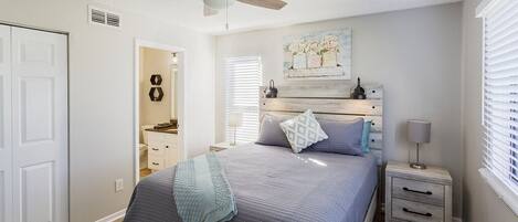 1 soverom, strykejern/-brett, wi-fi (inkludert) og sengetøy