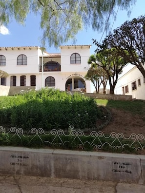 Exterior - Casa Treveris (Sucre)