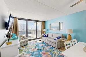 Televisión, reproductor de DVD y libros 