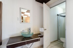 Deluxe-Zweibettzimmer, 2 Einzelbetten | Badezimmer