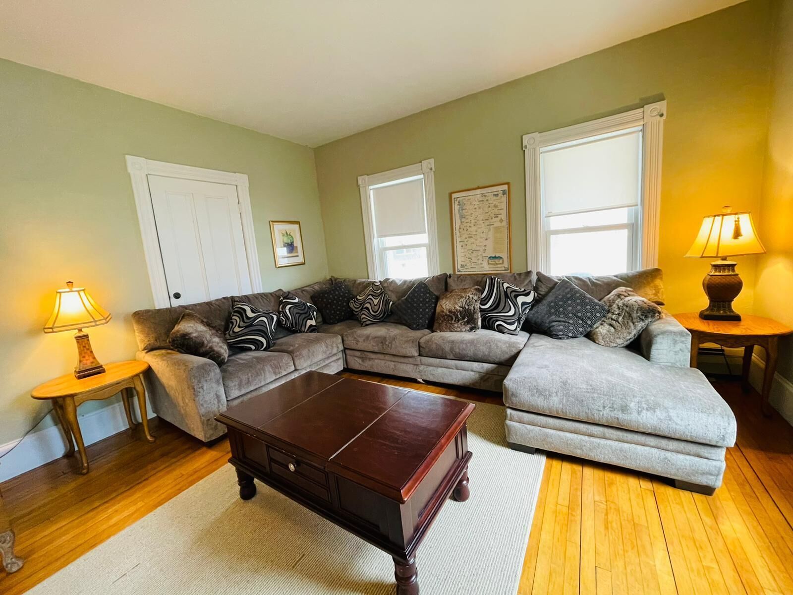 6Bed/4Ba Spacious Ski House Central Location on Okemo Shuttle-Sleeps 15
