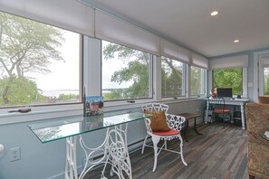 Interior - Granite Pier: Blends craftsmanship with modern amenities. Water views! (Rockport)