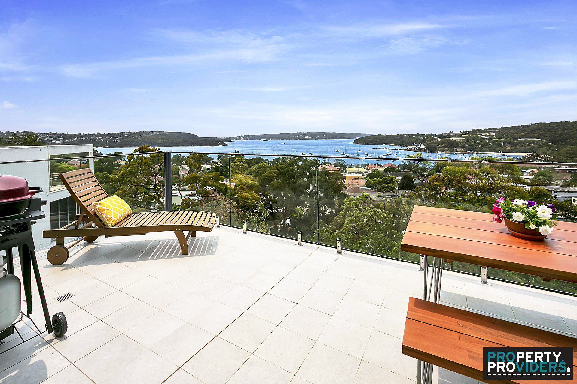 Balmoral Slopes w/ waterfront views -Pets Welcome! — image 4