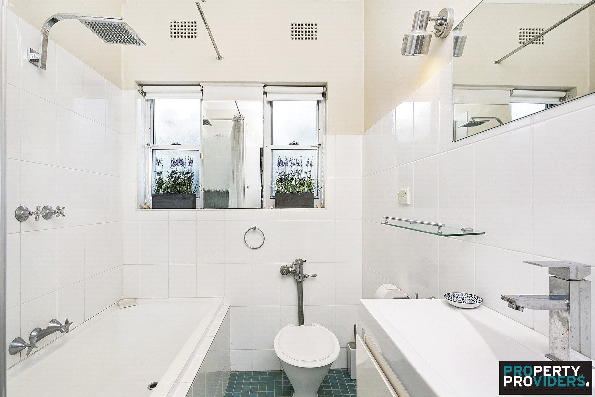 Balmoral Slopes w/ waterfront views -Pets Welcome! — image 8