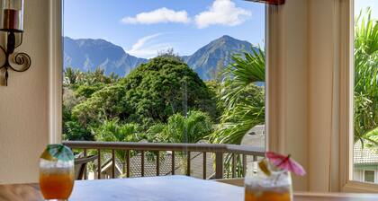 BEAUTIFUL 3/3 TOWNHOUSE WITH AC & MOUNTAIN VIEWS