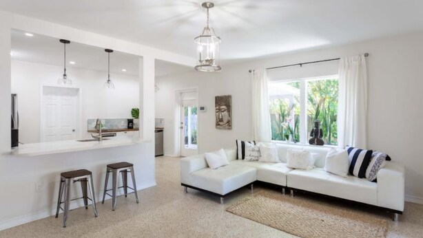 Interior - Boho House --2 Miles to Beach (Fort Lauderdale)
