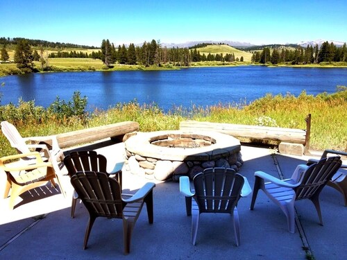 Grandpa's Cabin -  great family retreat with a view