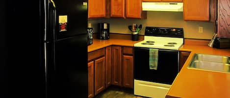 Fridge, microwave, stovetop, dishwasher