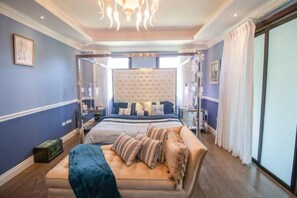 House | 5 bedrooms, desk, free WiFi - Pandora Luxury Guest Home (Port of Spain)