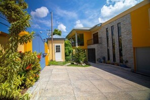 House | Exterior - Pandora Luxury Guest Home (Port of Spain)