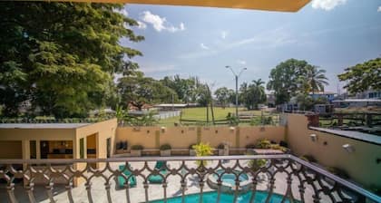 Pandora Luxury Guest Home
