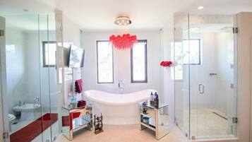 House | 5 bedrooms, desk, free WiFi