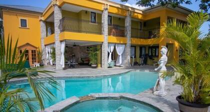 Pandora Luxury Guest Home