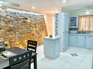 Private kitchen - Cozy Hilltop Apt w/ Scenic Mountain + City Views (Port of Spain)