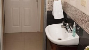 Unclassified image, 4 of 13, button - Stacys Place St James Studio Apartment (Port of Spain)