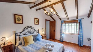 4 bedrooms, iron/ironing board, travel cot, WiFi