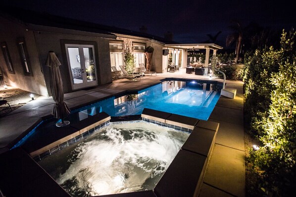Outdoor pool, a heated pool - FONDA RETREAT VRBO 3 (Palm Desert)