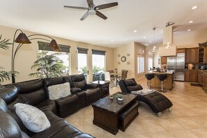 TV, fireplace, ping pong, stereo - FONDA RETREAT VRBO 3 (Palm Desert)