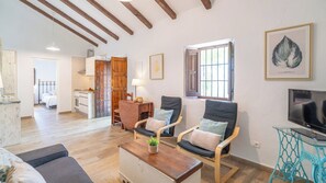 3 habitaciones, tabla de planchar con plancha, cuna de viaje y wifi