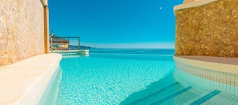 Ventanas al Mediterráneo Nerja by Ruralidays