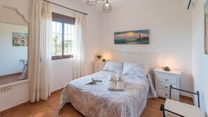 3 Schlafzimmer, Bügeleisen/Bügelbrett, Reisekinderbett, WLAN