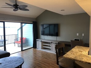 Interior - Fish,Drink,Eat,Party right of your private balcony!
Ski and boat rental at marin (Willis)