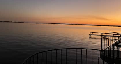 Fish,Drink,Eat,Party right of your private balcony!<br>Ski and boat rental at marin