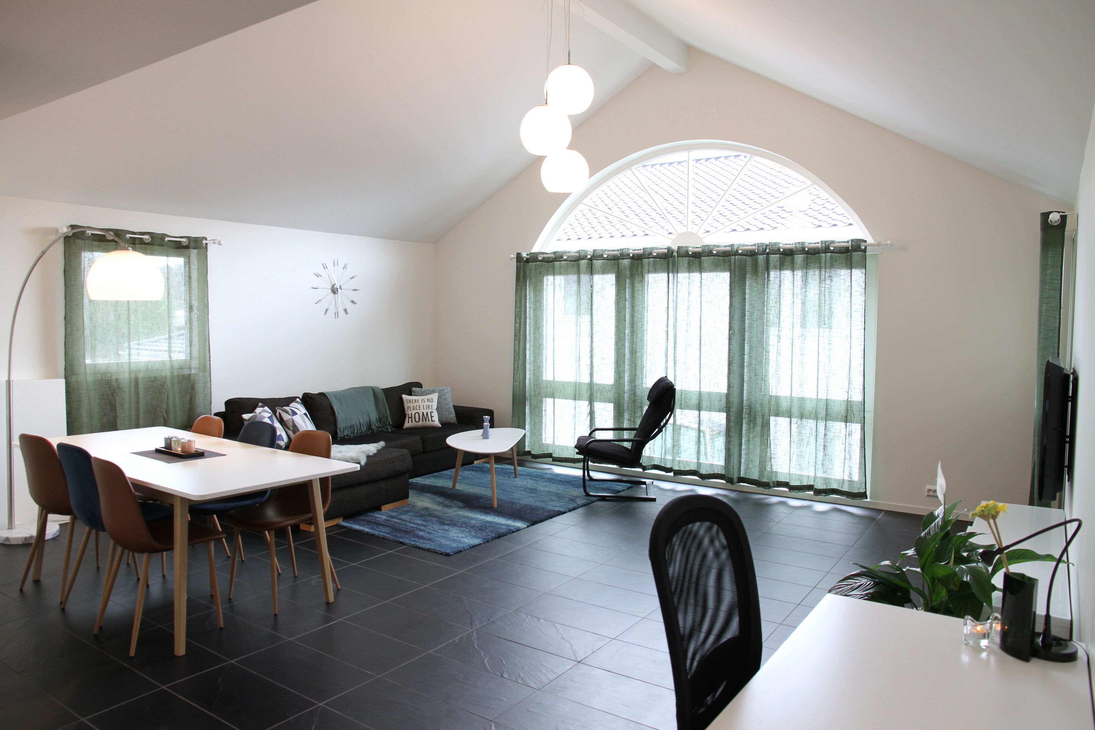 شقة - ٣ غرف نوم | غرفة المعيشة | تلفزيون بشاشة مسطحة