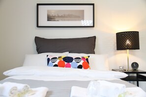 Apartament, 3 dormitoris | Cortines opaques i habitacions insonoritzades