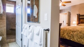 3 bedrooms, iron/ironing board, free WiFi, bed sheets - Mountain View with Pool and Spa (Phoenix)