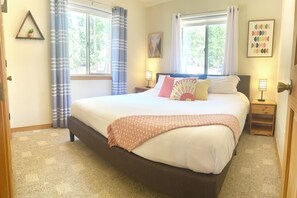 3 bedrooms, iron/ironing board, travel crib, free WiFi