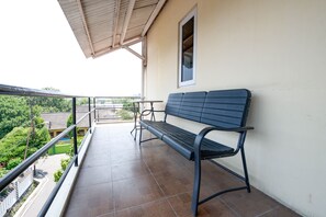 Terrace/patio - OYO 1815 Gatsu Residence (Semarang)