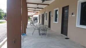 Triple Room, Berbilang Katil, Accessible, Non Smoking | Teres/patio