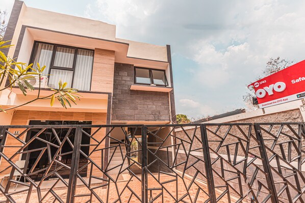 Exterior - OYO 1742 Safa Alya (Bekasi)